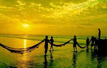 puri-beach-fishermen